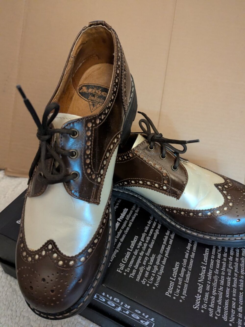JOHN FLUEVOG "Angels" Men's Derby  Size 9  Just Beautiful